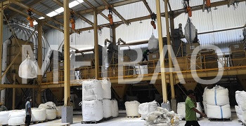 The detergent powder production line with an annual output of 200,000 tons was put into operation
